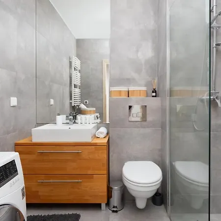 Διαμέρισμα Modern With Balcony & Parking By Renters